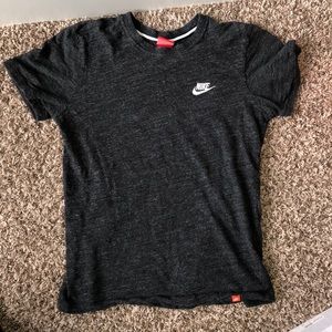 BRAND NEW CONDITION men’s nike t shirt